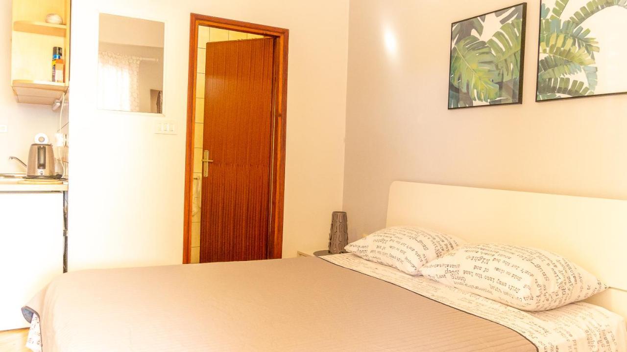 Lela 1 Apartman Bibinje Kültér fotó