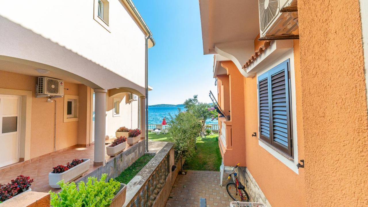 Lela 1 Apartman Bibinje Kültér fotó