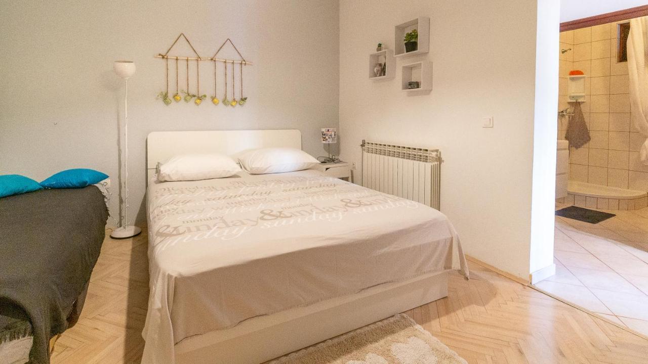 Lela 1 Apartman Bibinje Kültér fotó