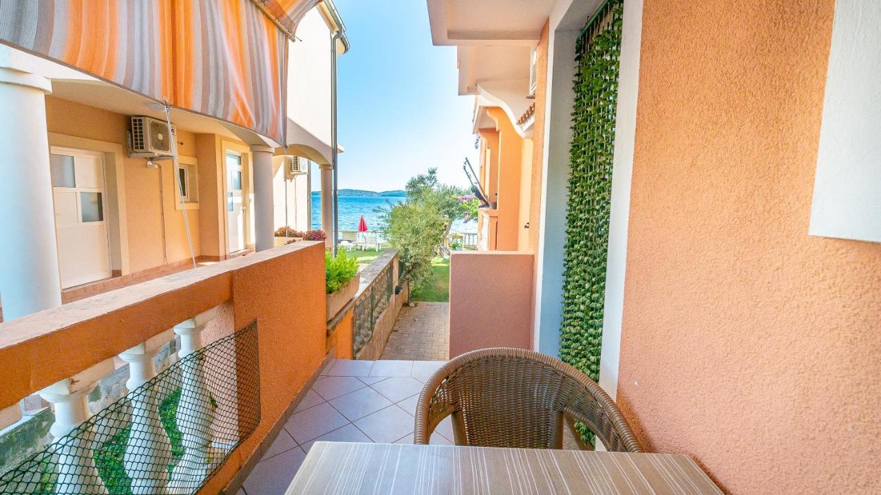 Lela 1 Apartman Bibinje Kültér fotó