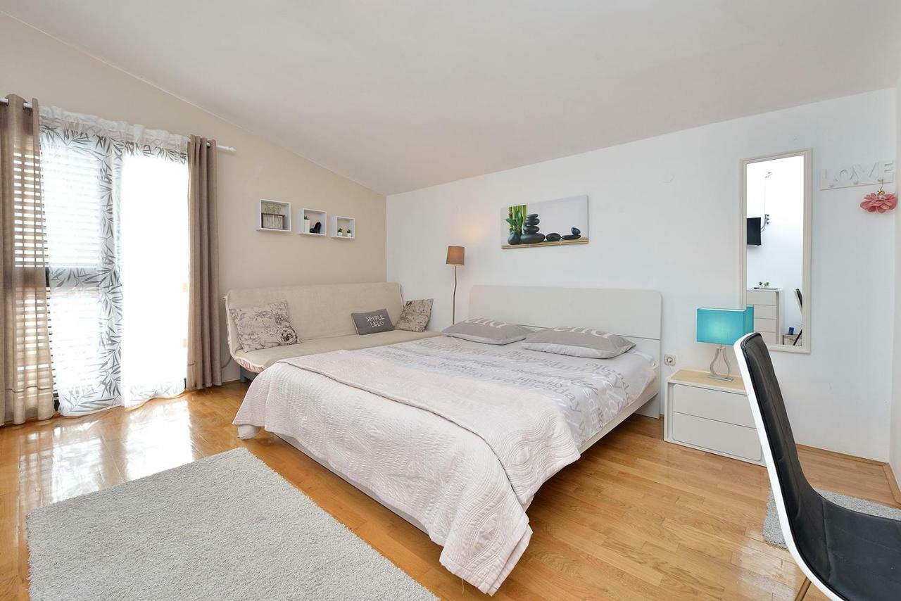 Lela 1 Apartman Bibinje Kültér fotó