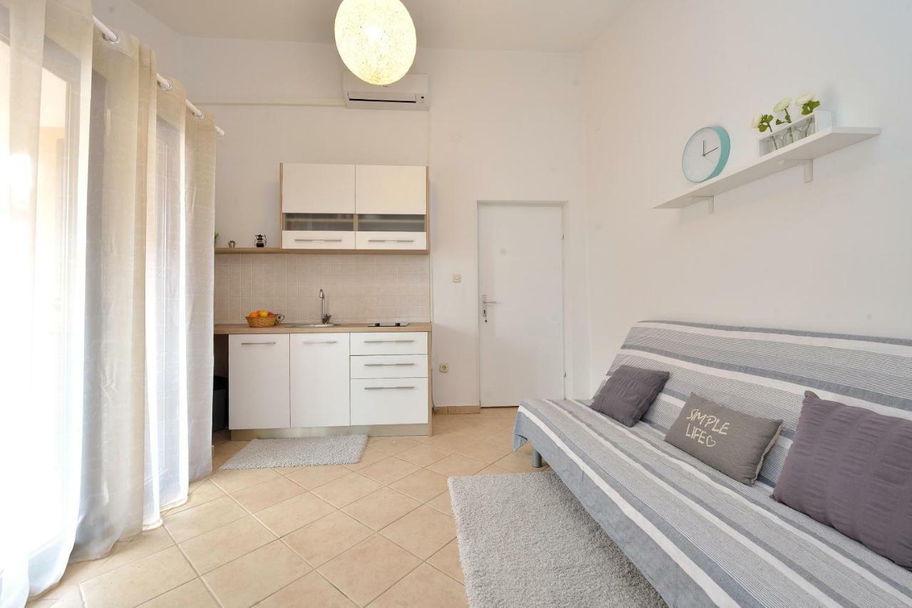 Lela 1 Apartman Bibinje Kültér fotó